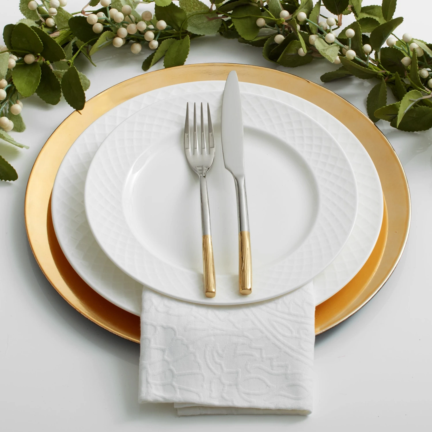 MIKASA Trellis White 16 Piece Dinnerware Set 3 MIKASA Trellis White 16 Piece Dinnerware Set - Image 3